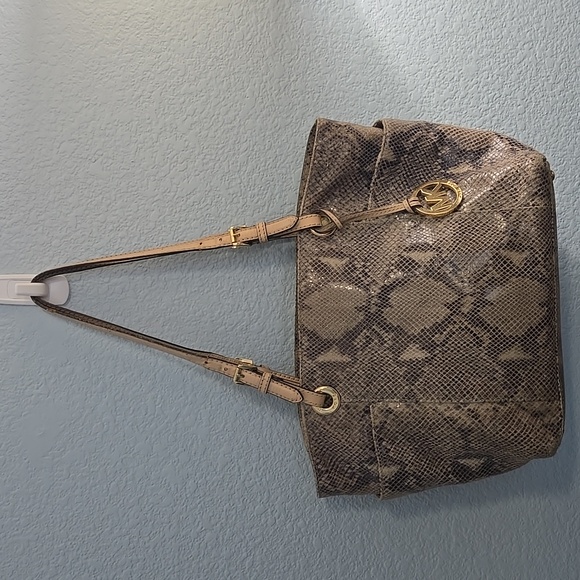 MICHAEL KORS Jet Set Tote Python Print - Picture 2 of 16